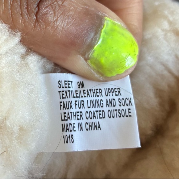 Madden Girl Brown Fringe Boots with White Fur l Size 9 - Picture 6 of 6